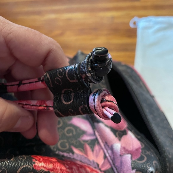 Guess Floral Backpack w/dustbag - Picture 7 of 12